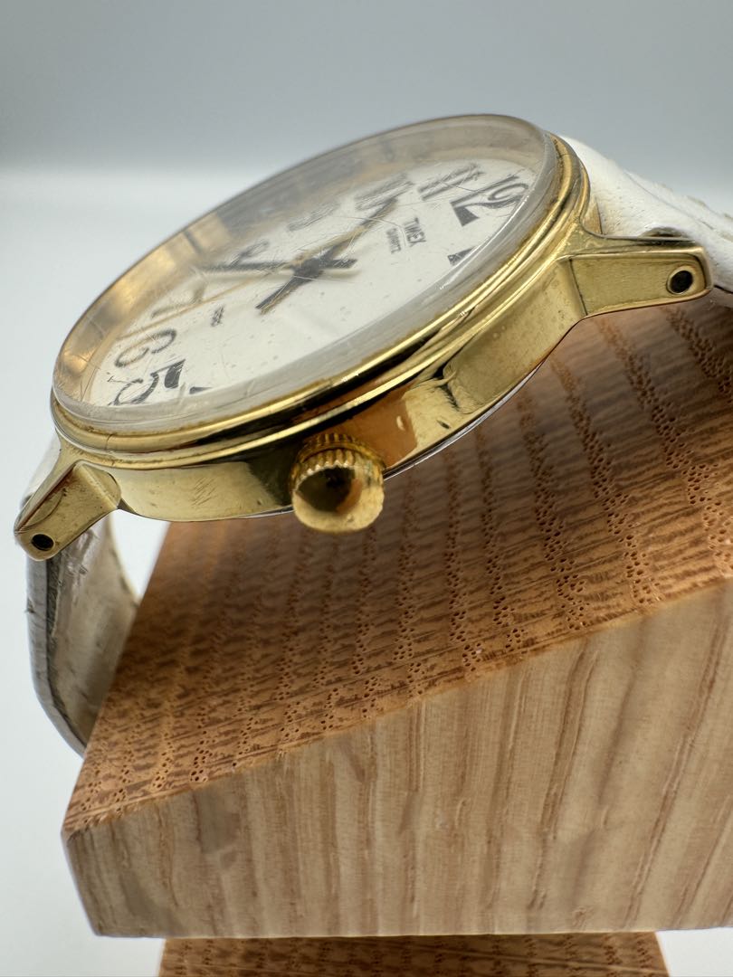 Vintage TIMEX Quartz Watch White Leather Strap