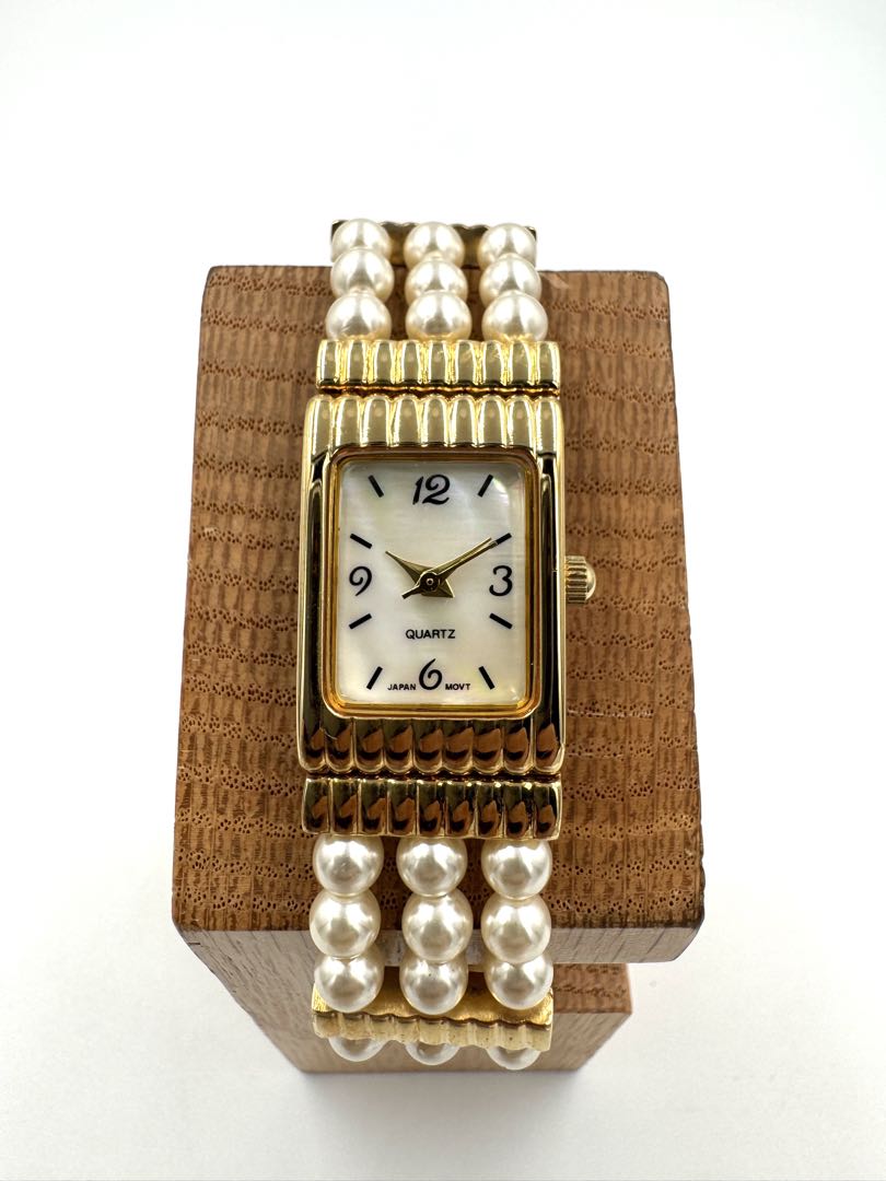 Avon Analog Quartz Women Watch