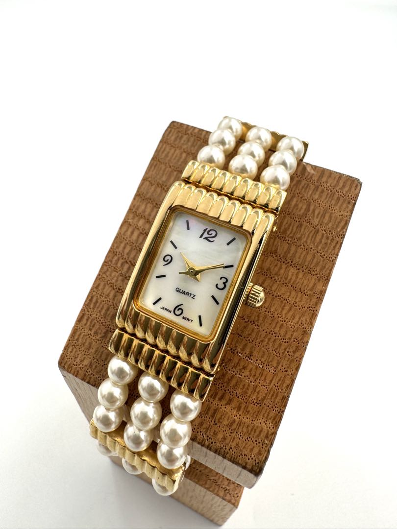 Avon Analog Quartz Women Watch