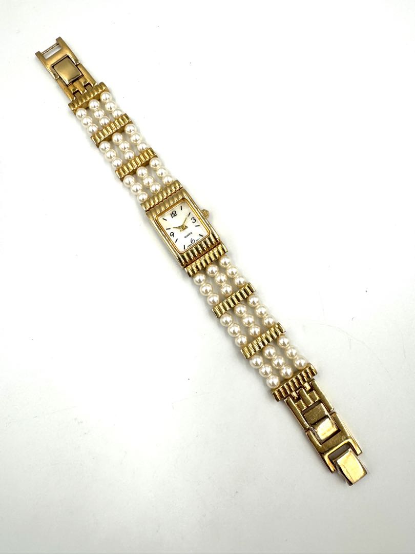 Avon Analog Quartz Women Watch