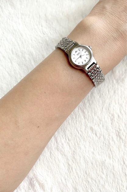 Seiko V401-0510 Analog Quartz Women