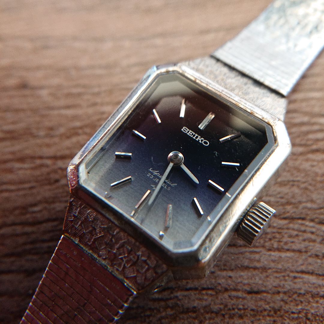 Seiko Special 1140-3170 Analog Mechanical (Manual) Women