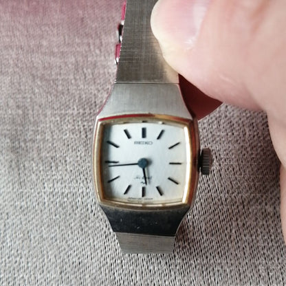 Seiko Analog Quartz Women