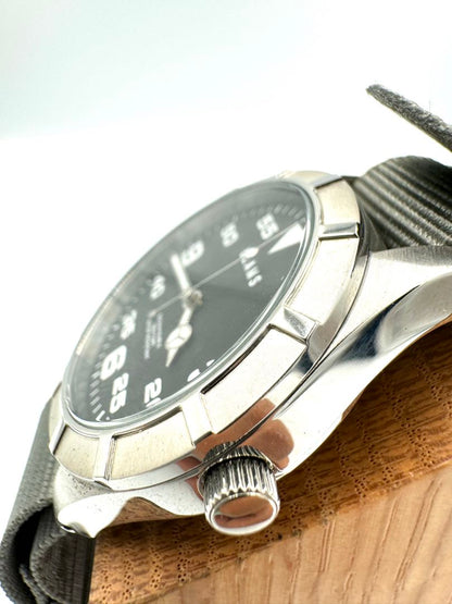 Beams Analog Quartz Men Watch Nato Strap Excellent Condition