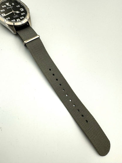 Beams Analog Quartz Men Watch Nato Strap Excellent Condition